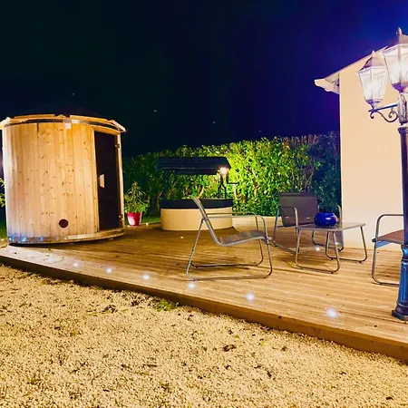 La Lovrette - Maisonnette Romantique Avec Balneo, Sauna Privatif Et Experiences Erotiques Saint-Andre-sur-Orne