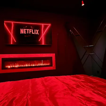 La Lovrette - Maisonnette Romantique Avec Balneo, Sauna Privatif Et Experiences Erotiques Daire *